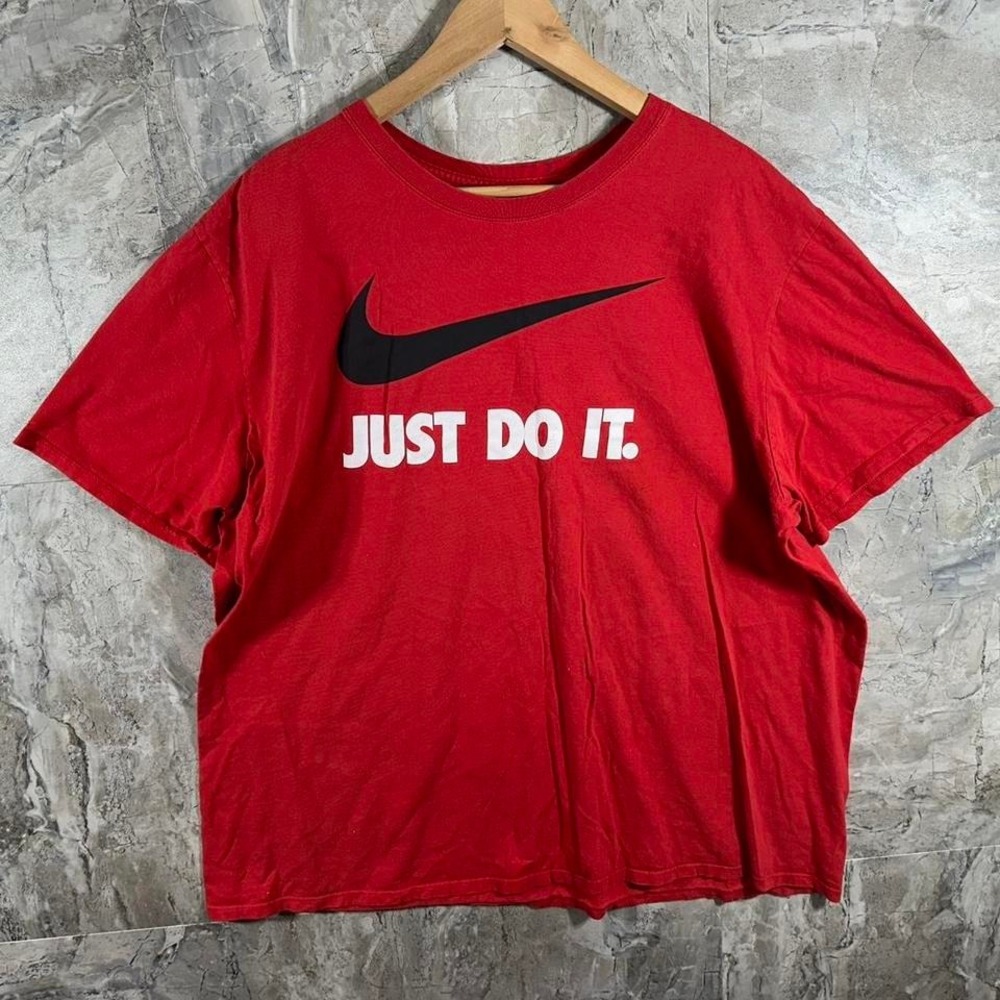 Nike red t-shirt with black swoosh and white 'JUST DO IT Mens size 3XL